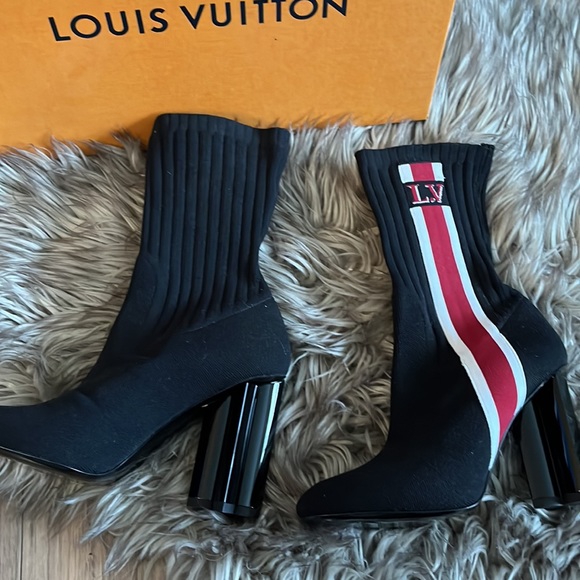 Authentic Brand New Louis Vuitton stretch boots - Picture 3 of 8